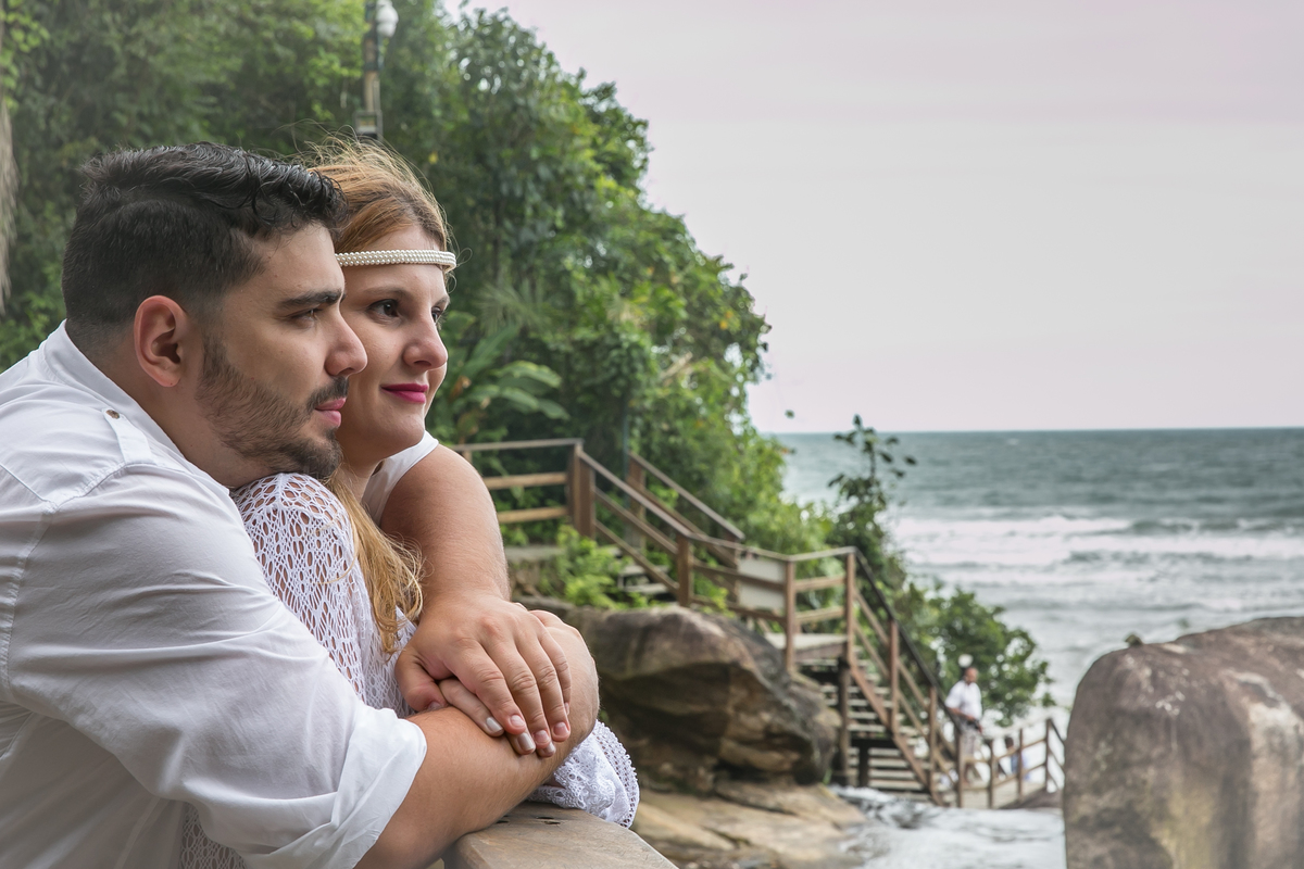 foto-ensaio-de-casal-na-praia-iporanga-guaruja