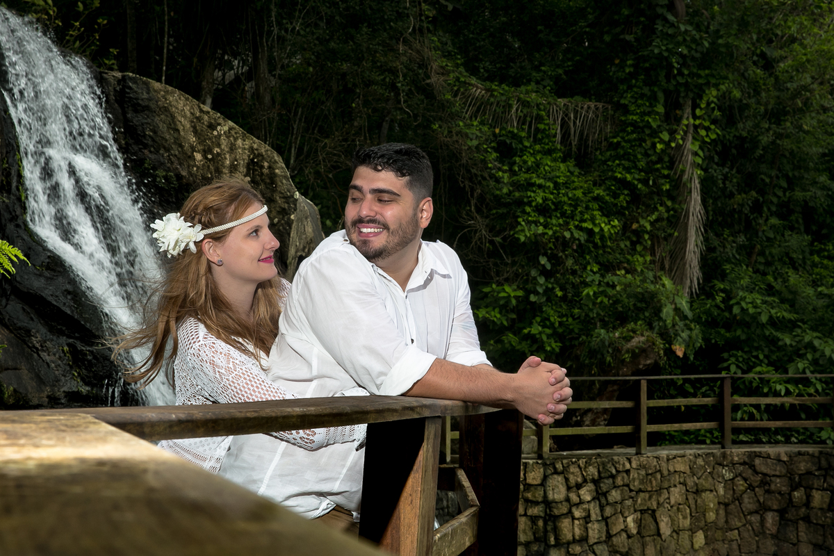 foto-ensaio-de-casal-na-praia-iporanga-guaruja