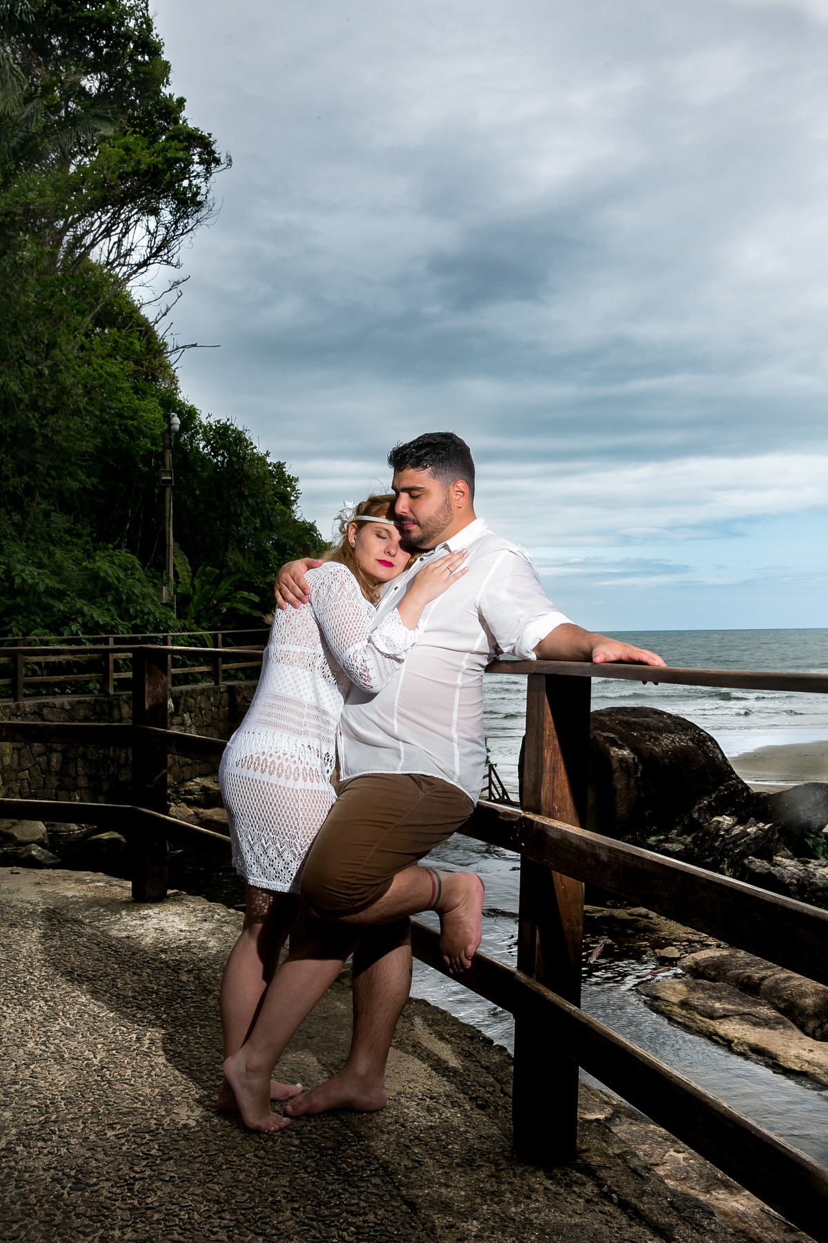 foto-ensaio-de-casal-na-praia-iporanga-guaruja