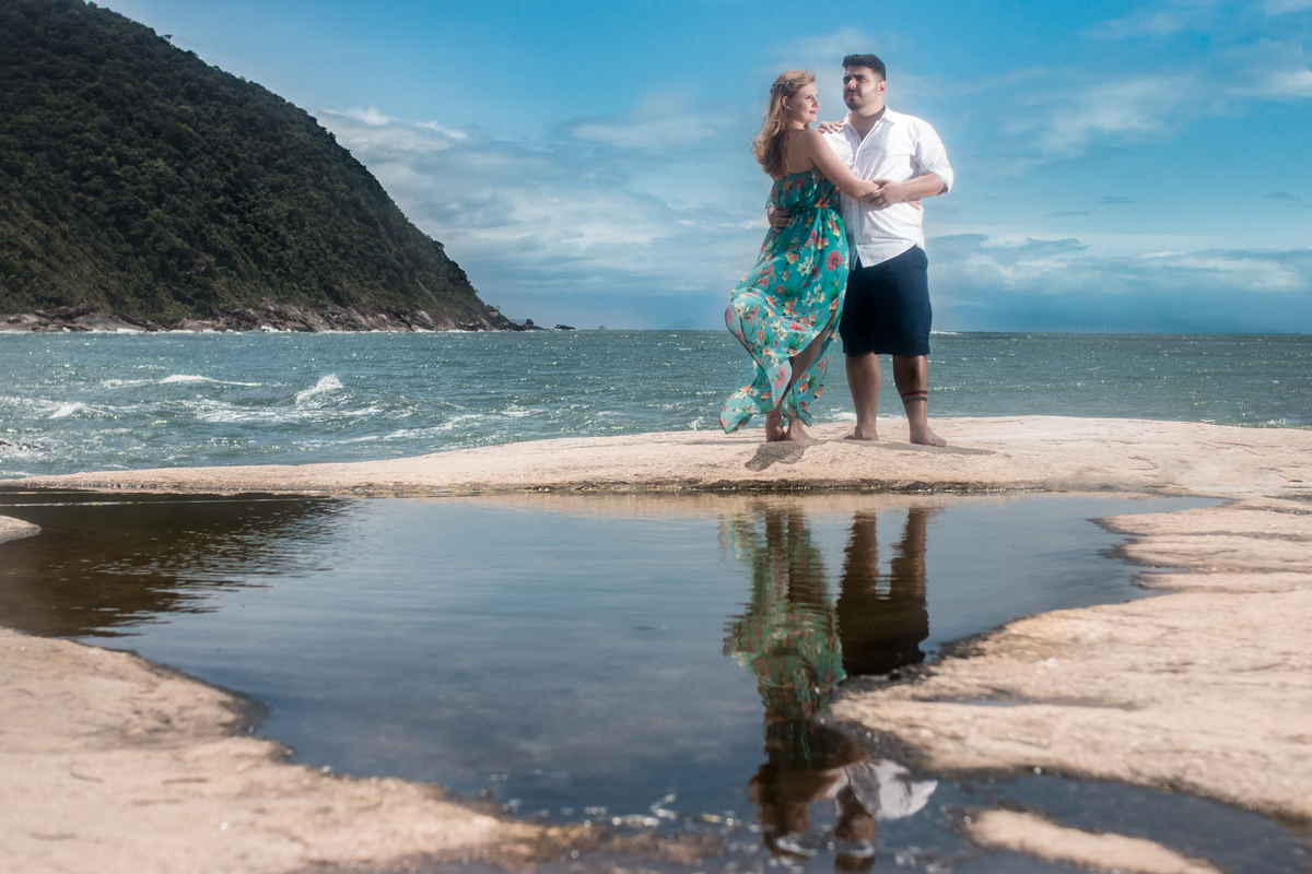 foto-ensaio-de-casal-na-praia-iporanga-guaruja
