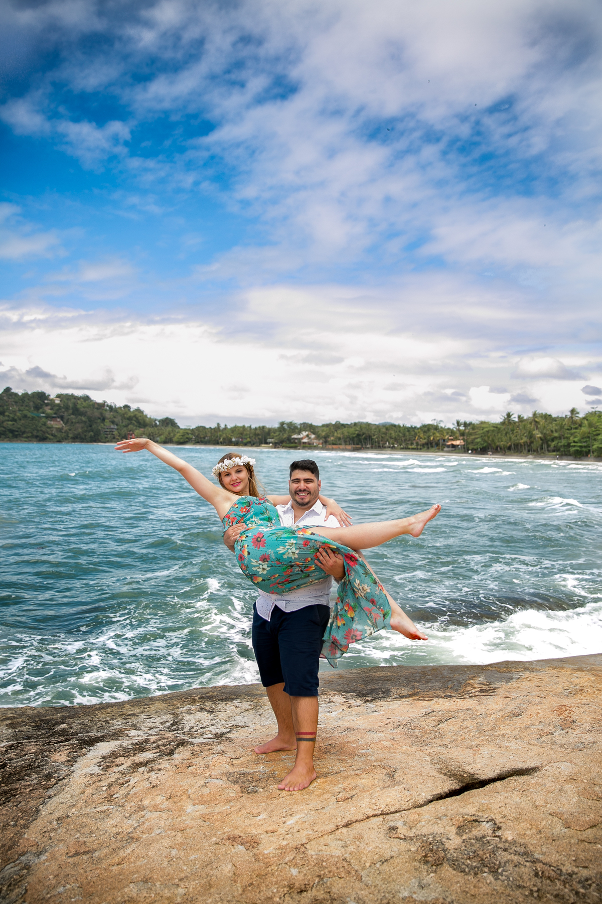 foto-ensaio-de-casal-na-praia-iporanga-guaruja