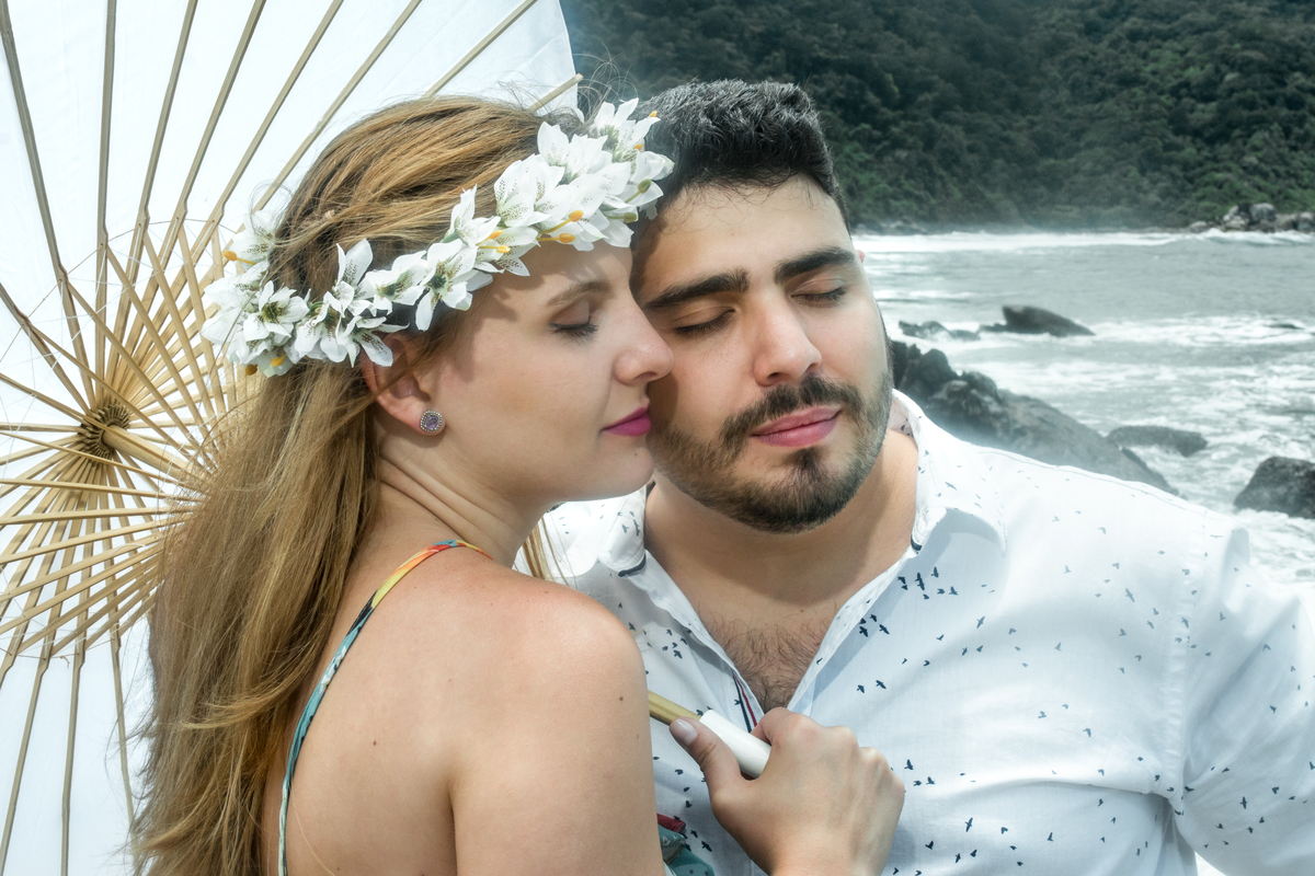 foto-ensaio-de-casal-na-praia-iporanga-guaruja