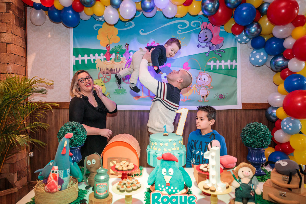 aniversário infantil, tulip garden eventos, aniversário de 1 ano, fotografo em caxias do sul, bolo de aniversário, espaço de eventos, aniversário de menino, aniversário de criança, fotografo de crianças, festas em caxias do sul, decoração de eventos