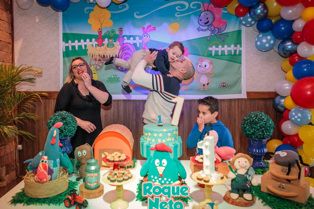 aniversário infantil, tulip garden eventos, aniversário de 1 ano, fotografo em caxias do sul, bolo de aniversário, espaço de eventos, aniversário de menino, aniversário de criança, fotografo de crianças, festas em caxias do sul, decoração de eventos