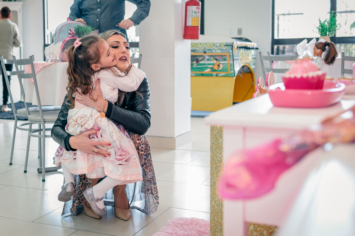 aniversário infantil, park fest festas, aniversário de 4 anos, fotografo em caxias do sul, bolo de aniversário, espaço de eventos, aniversário de menina, aniversário de criança, fotografo de crianças, festas em caxias do sul, decoração de eventos