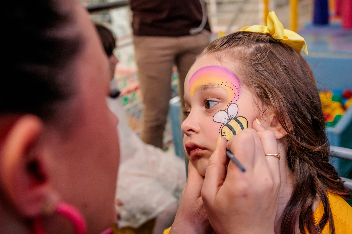 fotógrafo infantil Caxias do Sul, fotografia de aniversário infantil, festa infantil Serra Gaúcha, fotógrafo de festas Caxias do Sul, aniversário 3 anos, cobertura fotográfica infantil, fotos espontâneas, cores reais, ferraro kids