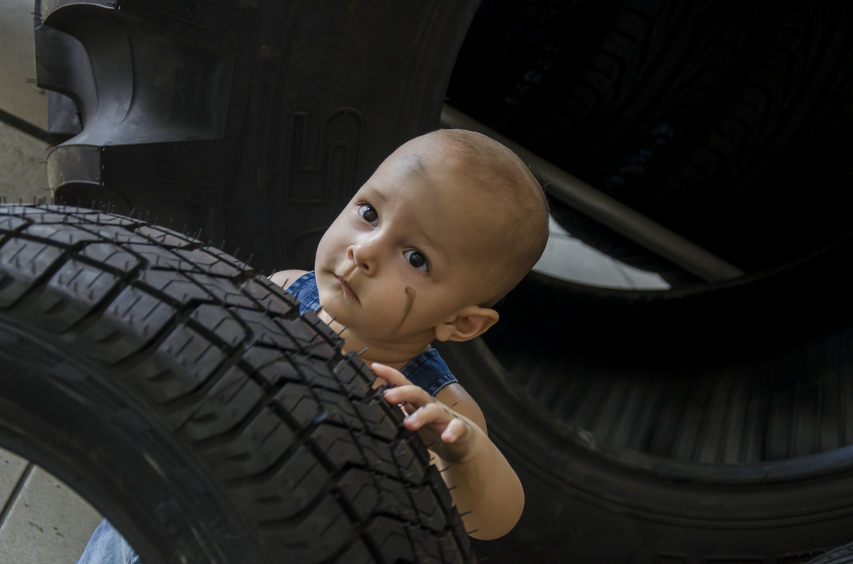 Fotos de bebê com pneus