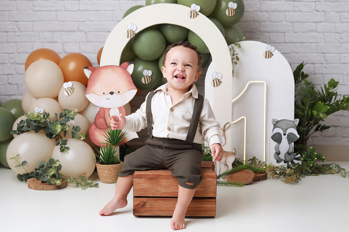 smash, smash the cake, ideias jardim encantado, sessão do bolinho, cake smash, smash the cake tema jardim encantado, smash the cake cenário jardim, jardim encantado,bolo jardim encantado,smash the cake para menina,sessão de um ano no tema jardim,borboleta