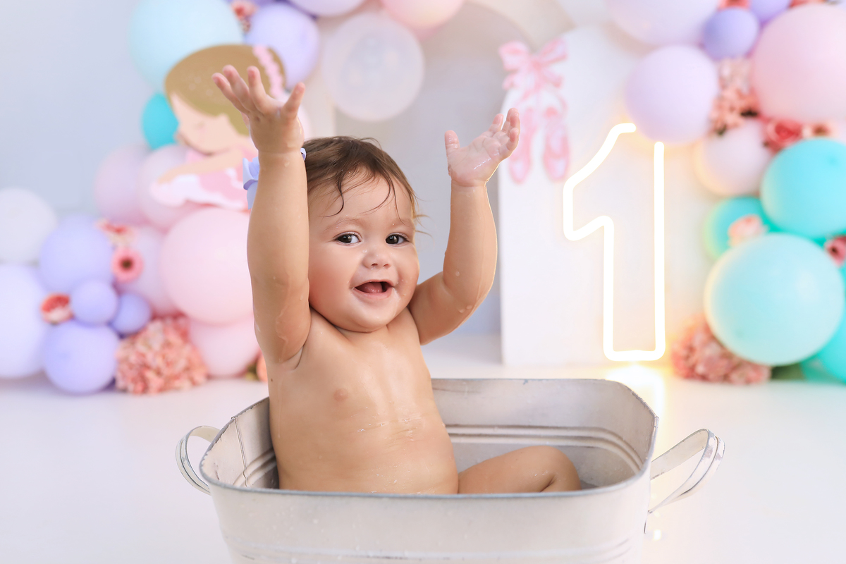 smash, smash the cake, ideias jardim encantado, sessão do bolinho, cake smash, smash the cake tema jardim encantado, smash the cake cenário jardim, jardim encantado,bolo jardim encantado,smash the cake para menina,sessão de um ano no tema jardim,bailarina