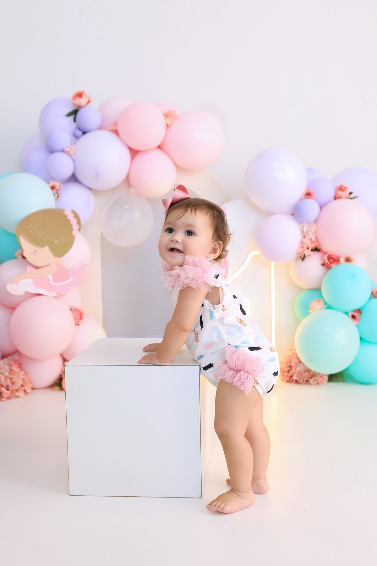 smash, smash the cake, ideias jardim encantado, sessão do bolinho, cake smash, smash the cake tema jardim encantado, smash the cake cenário jardim, jardim encantado,bolo jardim encantado,smash the cake para menina,sessão de um ano no tema jardim,bailarina