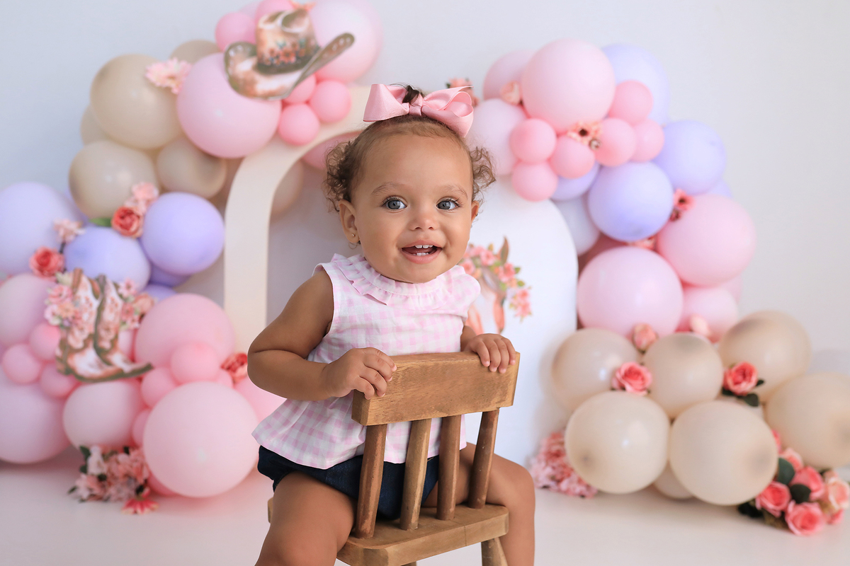 smash, smash the cake, boiadeira, sessão do bolinho, cake smash, smash the cake tema boiadeira, smash the cake cenário jardim, jardim encantado,bolo jardim encantado,smash the cake para menina,sessão de um ano no tema cavalos,country