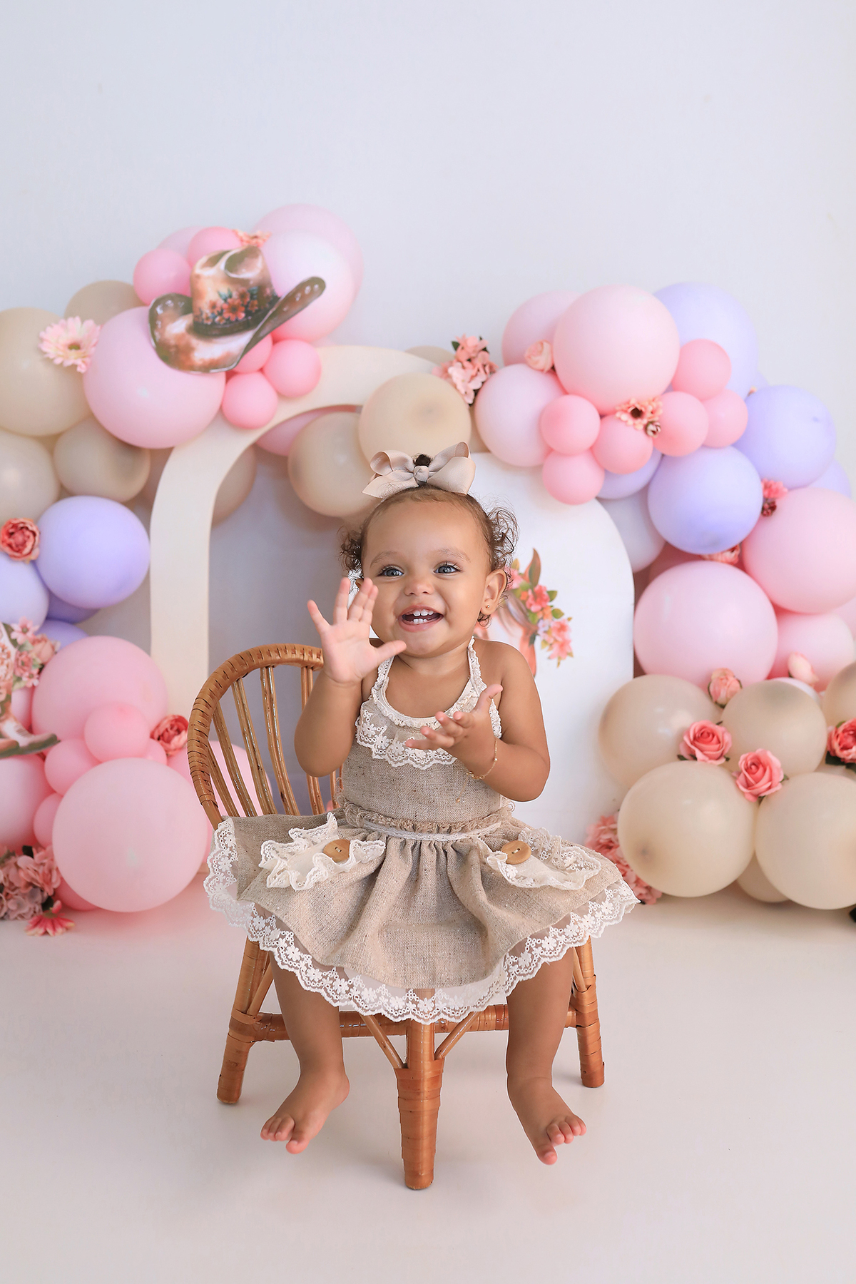 smash, smash the cake, ideias jardim encantado, sessão do bolinho, cake smash, smash the cake tema jardim encantado, smash the cake cenário jardim, jardim encantado,bolo jardim encantado,smash the cake para menina,sessão de um ano no tema cavalos,country