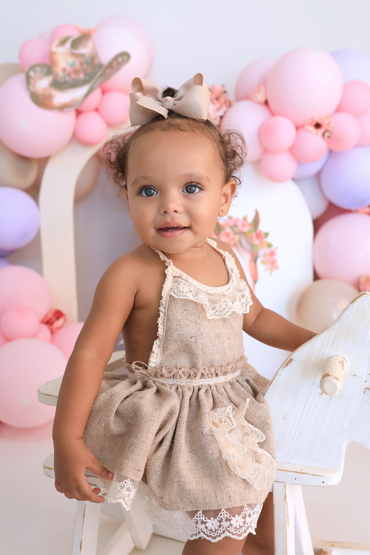 smash, smash the cake, ideias jardim encantado, sessão do bolinho, cake smash, smash the cake tema jardim encantado, smash the cake cenário jardim, jardim encantado,bolo jardim encantado,smash the cake para menina,sessão de um ano no tema cavalos,country