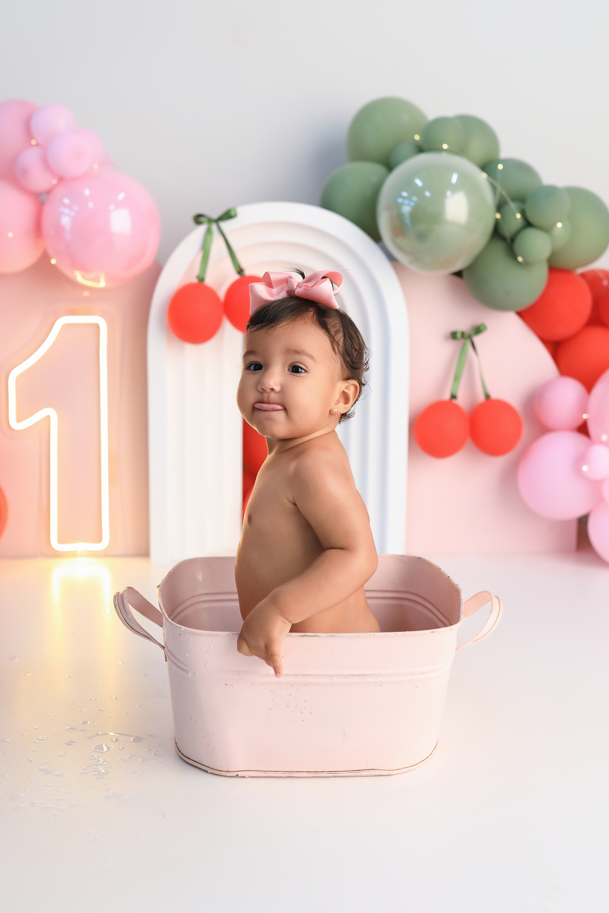 smash cerejinha,ideias de sessão cerejinha,cake smash,smash the fruit, ideias smash the fruit , tema cereja, a cereja do nosso bolos, mash the fruit para menina,sessão de um ano no tema cereja,sessao frutinhas, cereja, frutinhas, cerejinha, smash safari