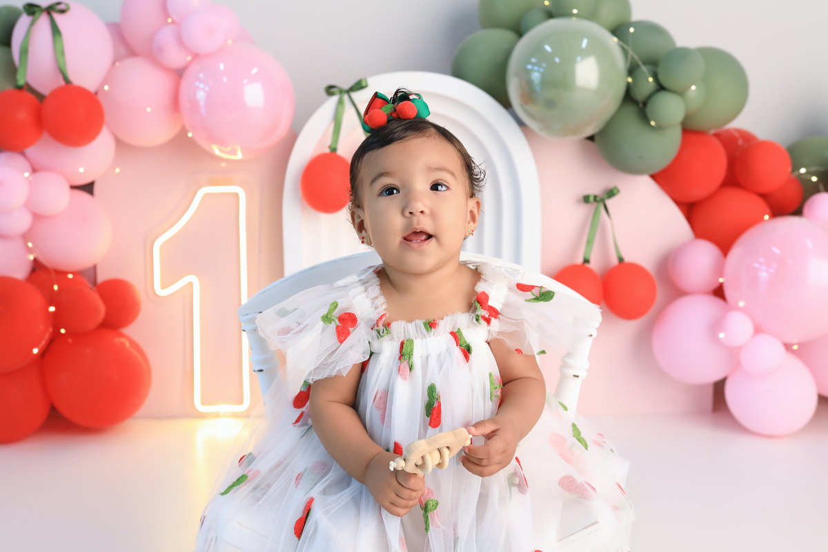 smash cerejinha,ideias de sessão cerejinha,cake smash,smash the fruit, ideias smash the fruit , tema cereja, a cereja do nosso bolos, mash the fruit para menina,sessão de um ano no tema cereja,sessao frutinhas, cereja, frutinhas, cerejinha, smash safari