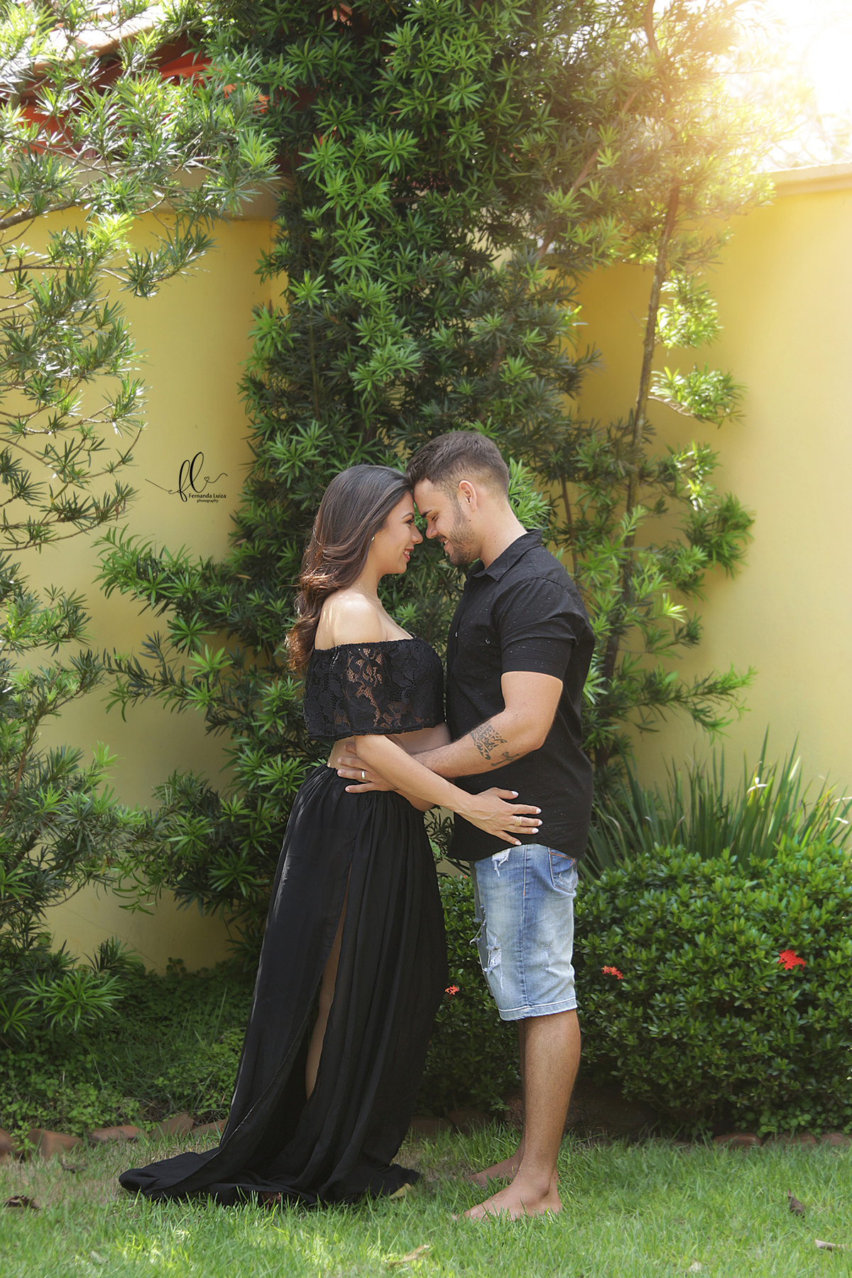 gestante, sapatinho de bebê, ensaio gestante, ensaio fotografico de gravida, fotos de gravida, gravida linda, ideias para ensaio gestante, ideias para gestantes, cha de bebe, recem nascido, mamaes de primeira viagem, fraldas, roupinhas para bebes