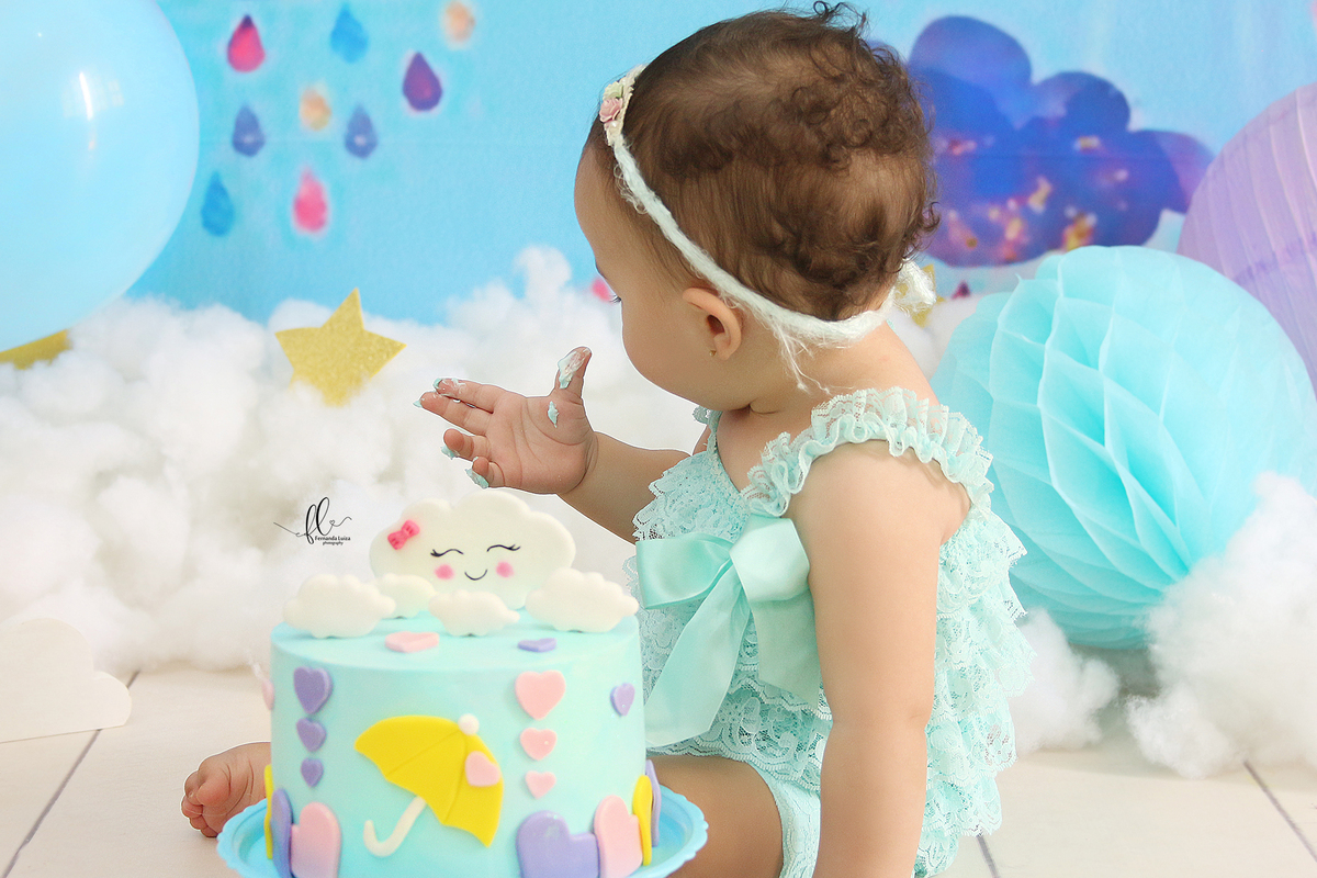 smash, bolo chuva de amor sessão smash the cake, sessão do bolinho, cake smash, smash the cake tema chuva de amor, smash the cake cenário chuva de amor, chuva de amor, chuva de benção, smash the cake para menina, sessão de um ano no tema chuva de amor. 