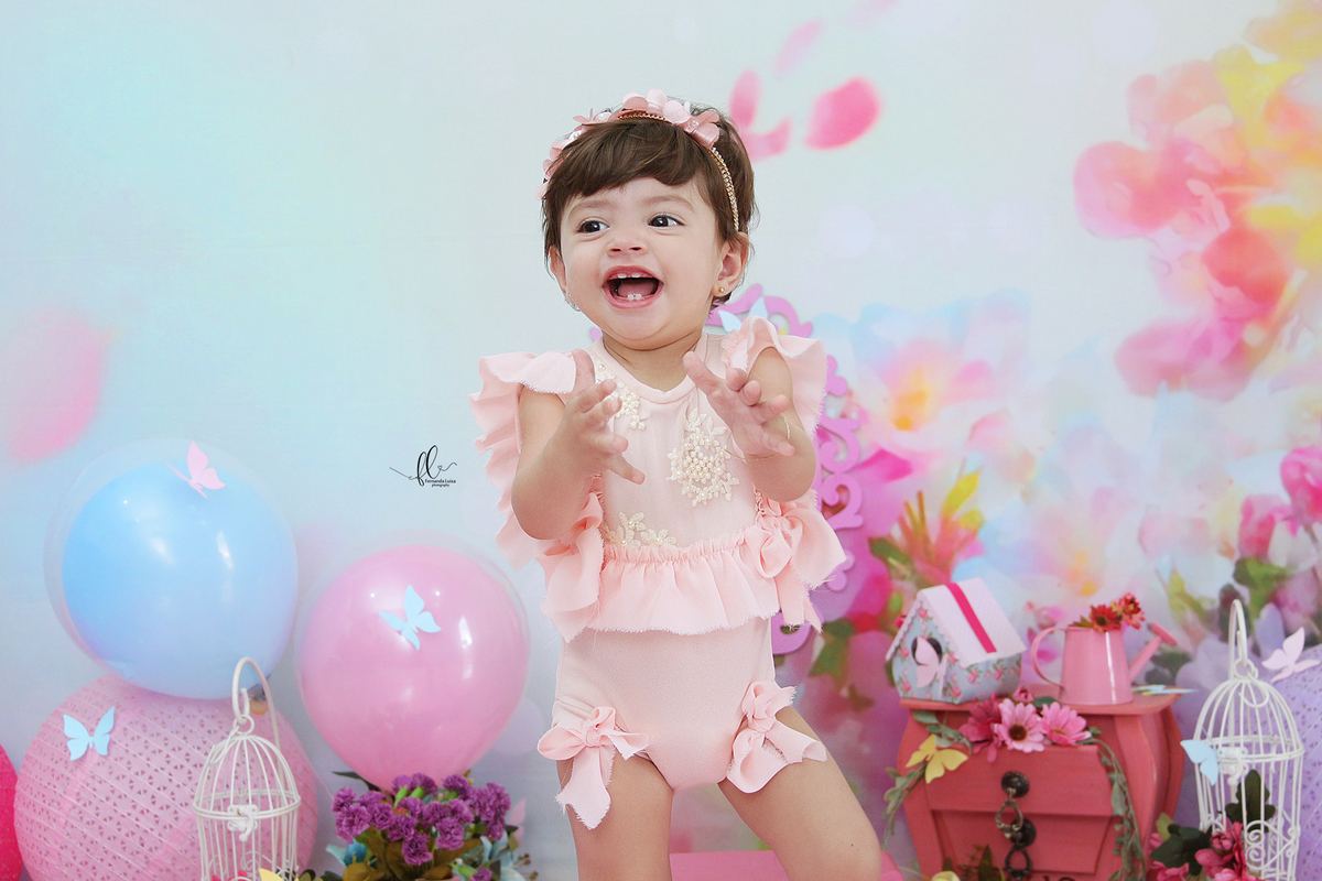 smash, smash the cake, ideias jardim encantado, sessão do bolinho, cake smash, smash the cake tema jardim encantado, smash the cake cenário jardim, jardim encantado,bolo jardim encantado,smash the cake para menina,sessão de um ano no tema jardim,borboleta