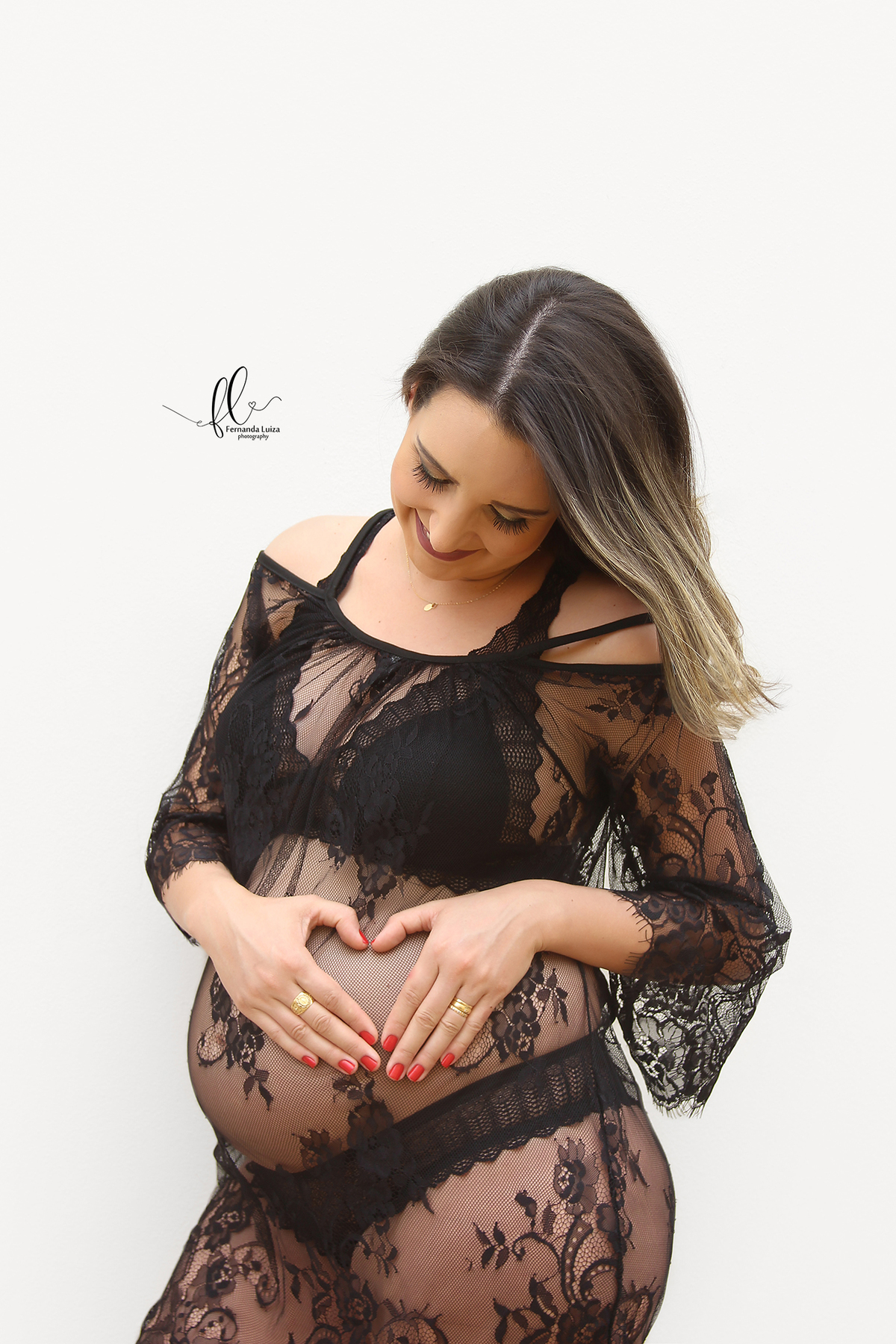 gestante, sapatinho de bebê, ensaio gestante, ensaio fotografico de gravida, fotos de gravida, gravida linda, ideias para ensaio gestante, ideias para gestantes, cha de bebe, recem nascido, mamaes de primeira viagem, fraldas, roupinhas para bebes