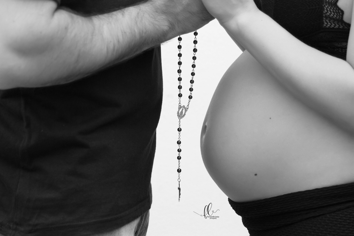 gestante, sapatinho de bebê, ensaio gestante, ensaio fotografico de gravida, fotos de gravida, gravida linda, ideias para ensaio gestante, ideias para gestantes, cha de bebe, recem nascido, mamaes de primeira viagem, fraldas, roupinhas para bebes