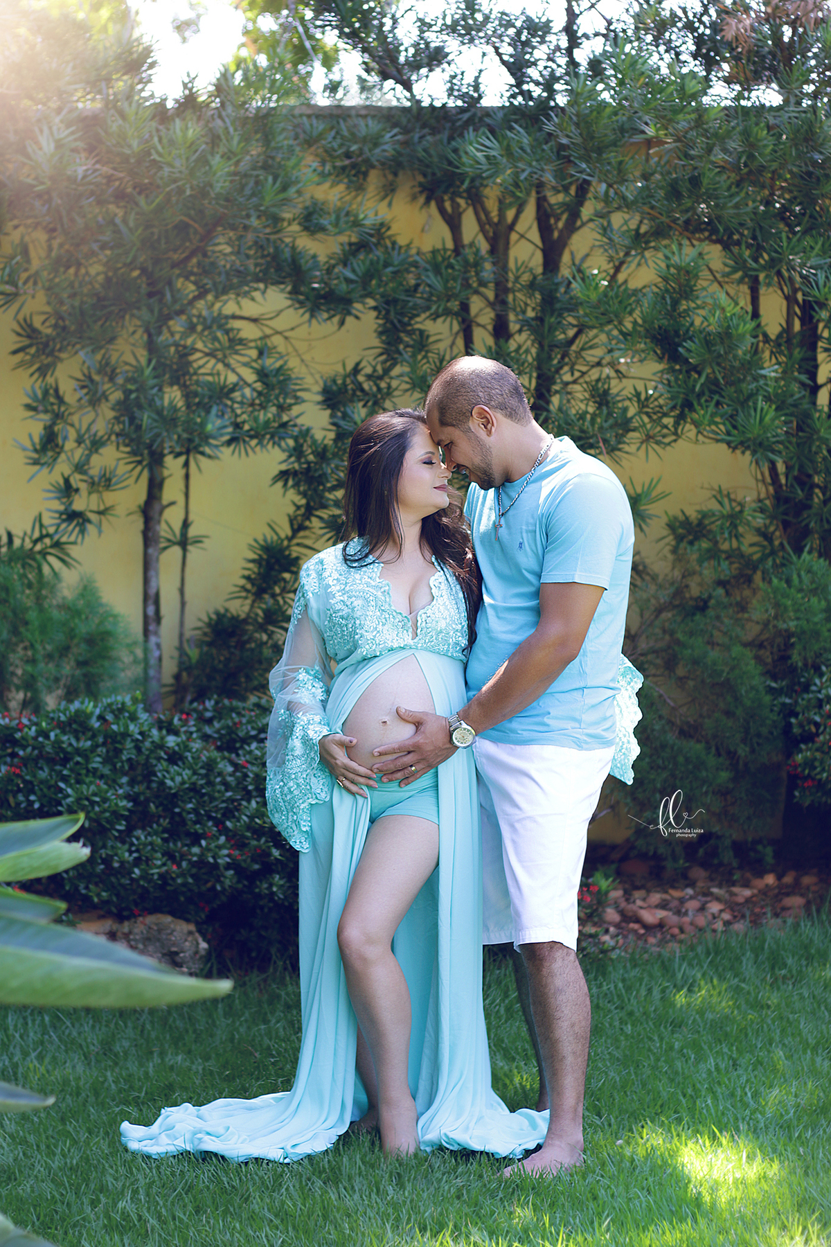 gestante, sapatinho de bebê, ensaio gestante, ensaio fotografico de gravida, fotos de gravida, gravida linda, ideias para ensaio gestante, ideias para gestantes, cha de bebe, recem nascido, mamaes de primeira viagem, fraldas, roupinhas para bebes