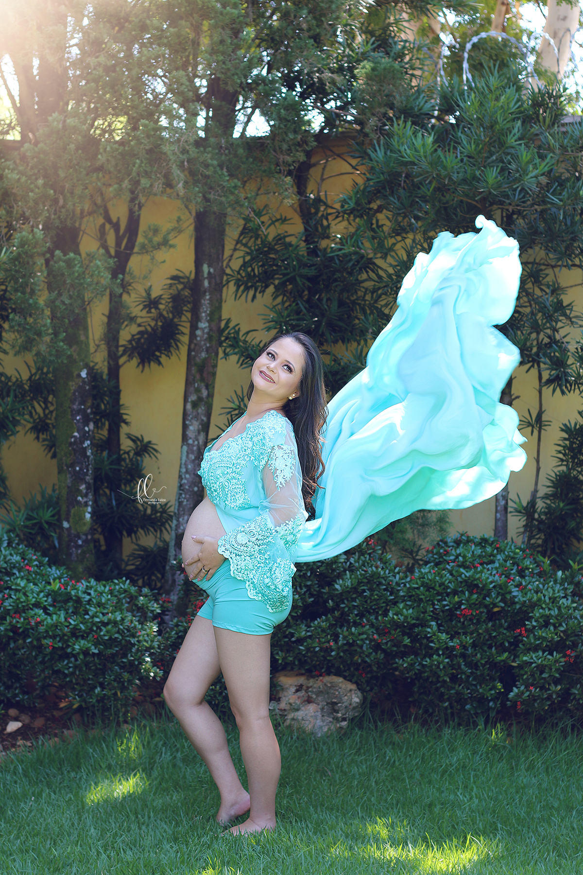 gestante, sapatinho de bebê, ensaio gestante, ensaio fotografico de gravida, fotos de gravida, gravida linda, ideias para ensaio gestante, ideias para gestantes, cha de bebe, recem nascido, mamaes de primeira viagem, fraldas, roupinhas para bebes