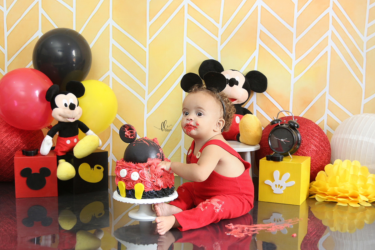 
smash, smash the cake, ideias mickey, sessão do bolinho, cake smash, smash the cake tema mickey, smash the cake cenário do mickey, Mickey mouse, bolo mickey, smash the cake para menino, sessão de um ano no tema mickey, hora do banho. 

