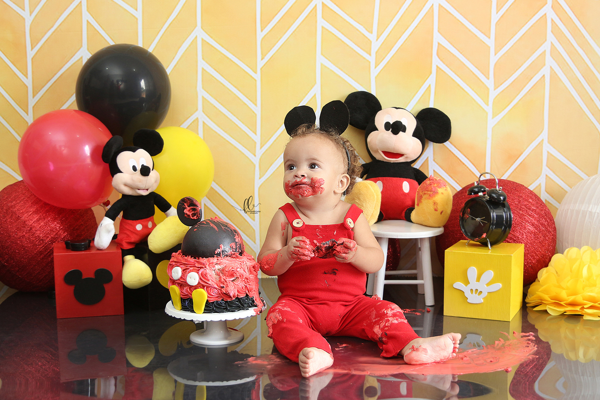 
smash, smash the cake, ideias mickey, sessão do bolinho, cake smash, smash the cake tema mickey, smash the cake cenário do mickey, Mickey mouse, bolo mickey, smash the cake para menino, sessão de um ano no tema mickey, hora do banho. 
