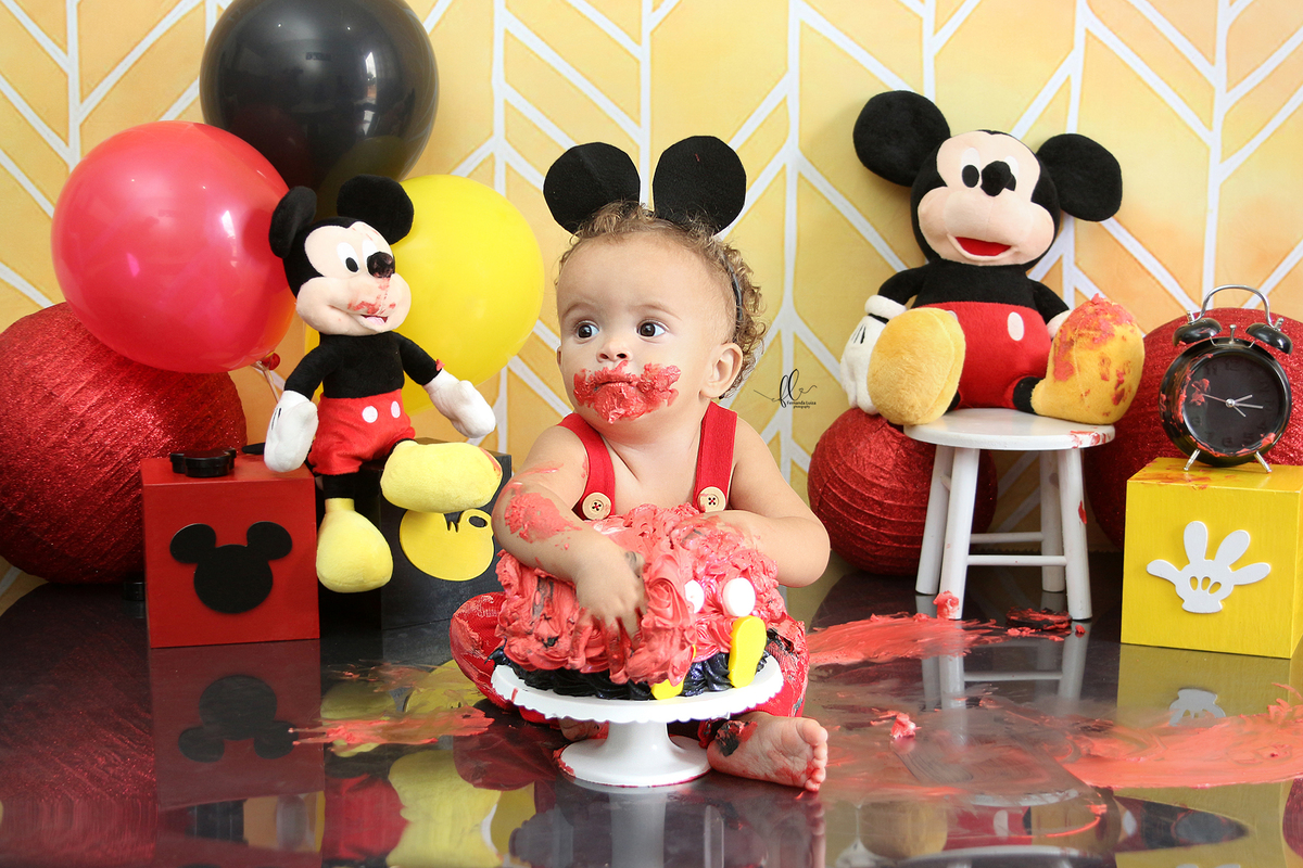 
smash, smash the cake, ideias mickey, sessão do bolinho, cake smash, smash the cake tema mickey, smash the cake cenário do mickey, Mickey mouse, bolo mickey, smash the cake para menino, sessão de um ano no tema mickey, hora do banho. 
