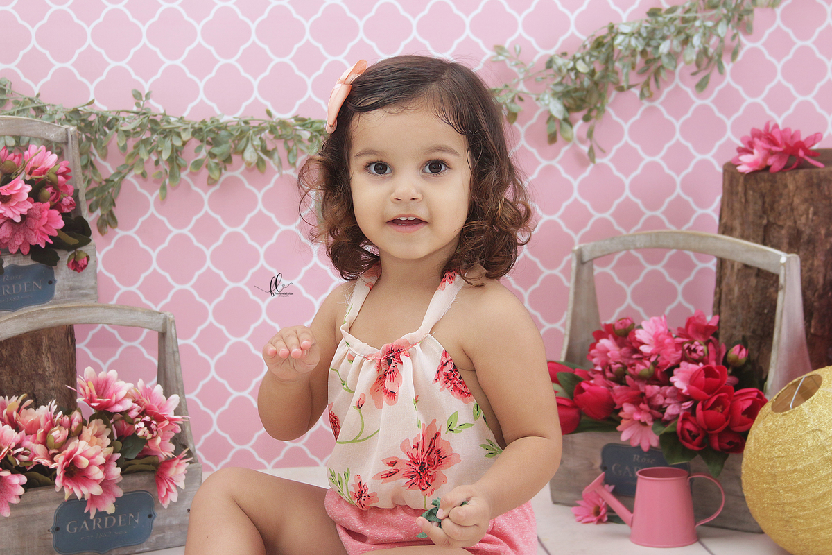 smash, smash the cake, ideias jardim encantado, sessão do bolinho, cake smash, smash the cake tema jardim encantado, smash the cake cenário jardim, jardim encantado,bolo jardim encantado,smash the cake para menina,smash the cake flores, flores,,borboleta