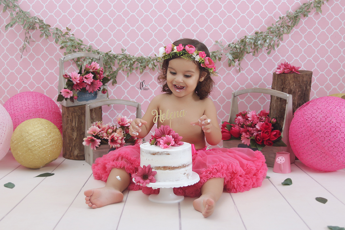 smash, smash the cake, ideias jardim encantado, sessão do bolinho, cake smash, smash the cake tema jardim encantado, smash the cake cenário jardim, jardim encantado,bolo jardim encantado,smash the cake para menina,smash the cake flores, flores,,borboleta