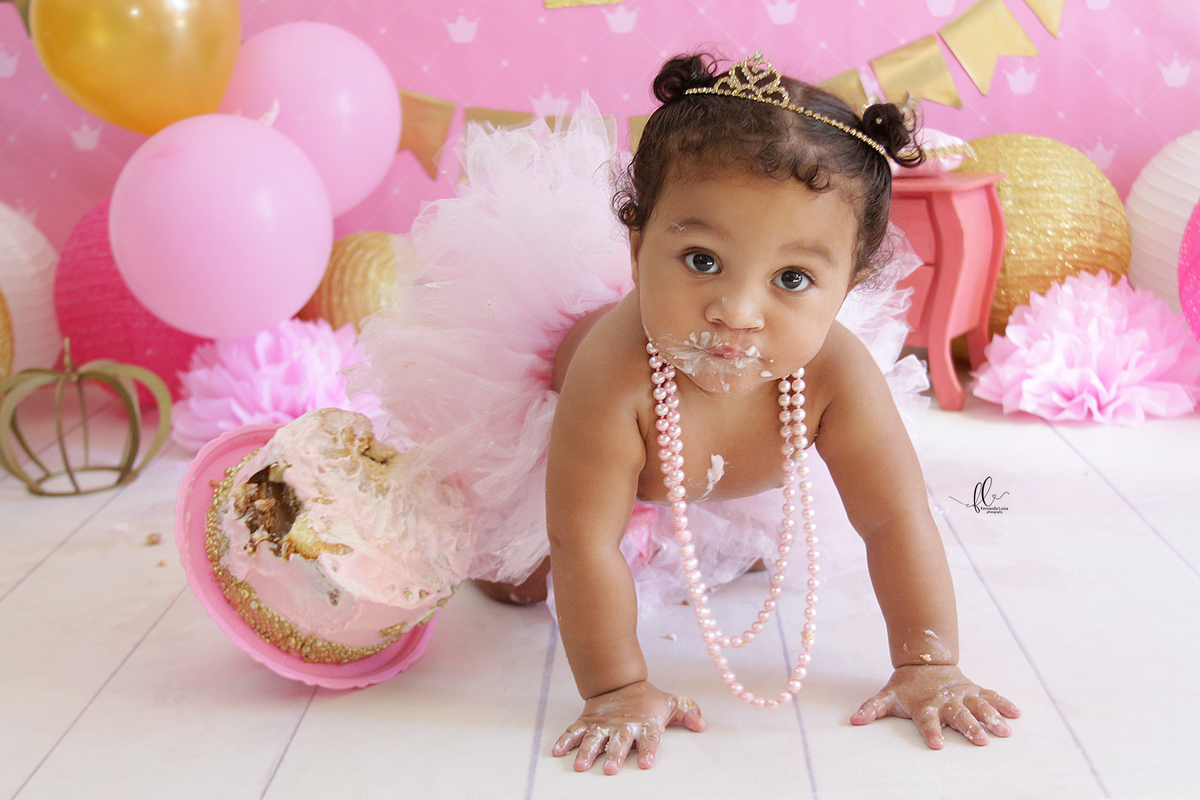 smash, smash the cake, ideias realeza, reino, realeza rosa, sessão do bolinho, cake smash, smash the cake realeza, smash the cake cenário realeza, realeza menina, reinado,bolo realeza ,smash the cake para menina,sessão de um ano no tema realeza,realeza