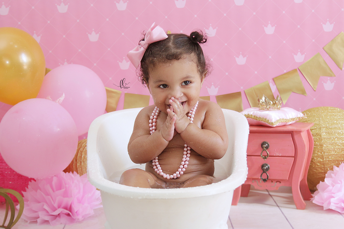 smash, smash the cake, ideias realeza, reino, realeza rosa, sessão do bolinho, cake smash, smash the cake realeza, smash the cake cenário realeza, realeza menina, reinado,bolo realeza ,smash the cake para menina,labios leporinos a,realeza