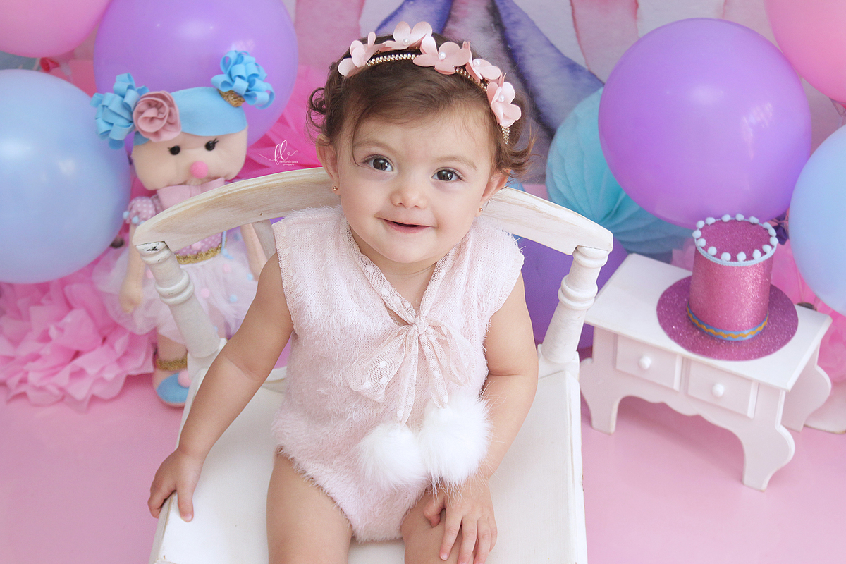 smash, smash the cake, sessão smash the cake, fotografia infantil, sessão do bolinho,foto estúdio, cake smash, smash the cake tema circo, smash the cake cenário de circo, circo rosa, smash the cake circo para menina, sessão de um ano no tema circo.
