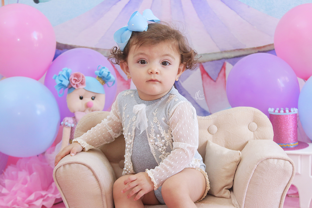 smash, smash the cake, sessão smash the cake, fotografia infantil, sessão do bolinho,foto estúdio, cake smash, smash the cake tema circo, smash the cake cenário de circo, circo rosa, smash the cake circo para menina, sessão de um ano no tema circo.

