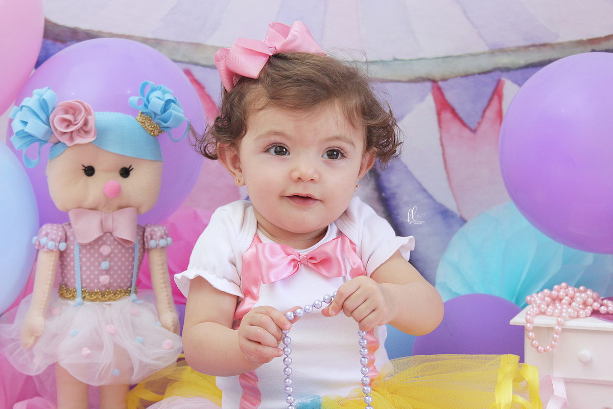 smash, smash the cake, sessão smash the cake, fotografia infantil, sessão do bolinho,foto estúdio, cake smash, smash the cake tema circo, smash the cake cenário de circo, circo rosa, smash the cake circo para menina, sessão de um ano no tema circo.
