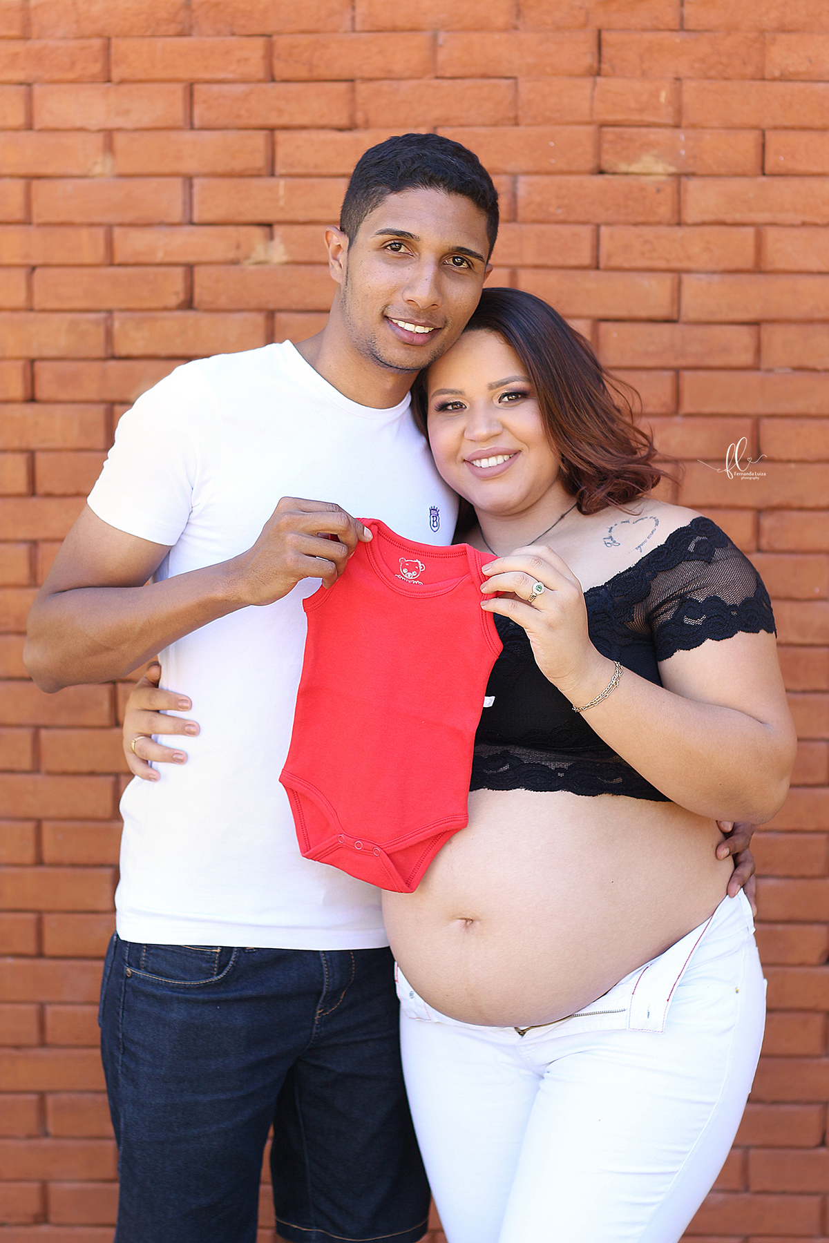 gestante, sapatinho de bebê, ensaio gestante, ensaio fotografico de gravida, fotos de gravida, gravida linda, ideias para ensaio gestante, ideias para gestantes, cha de bebe, recem nascido, mamaes de primeira viagem, fraldas, roupinhas para bebes