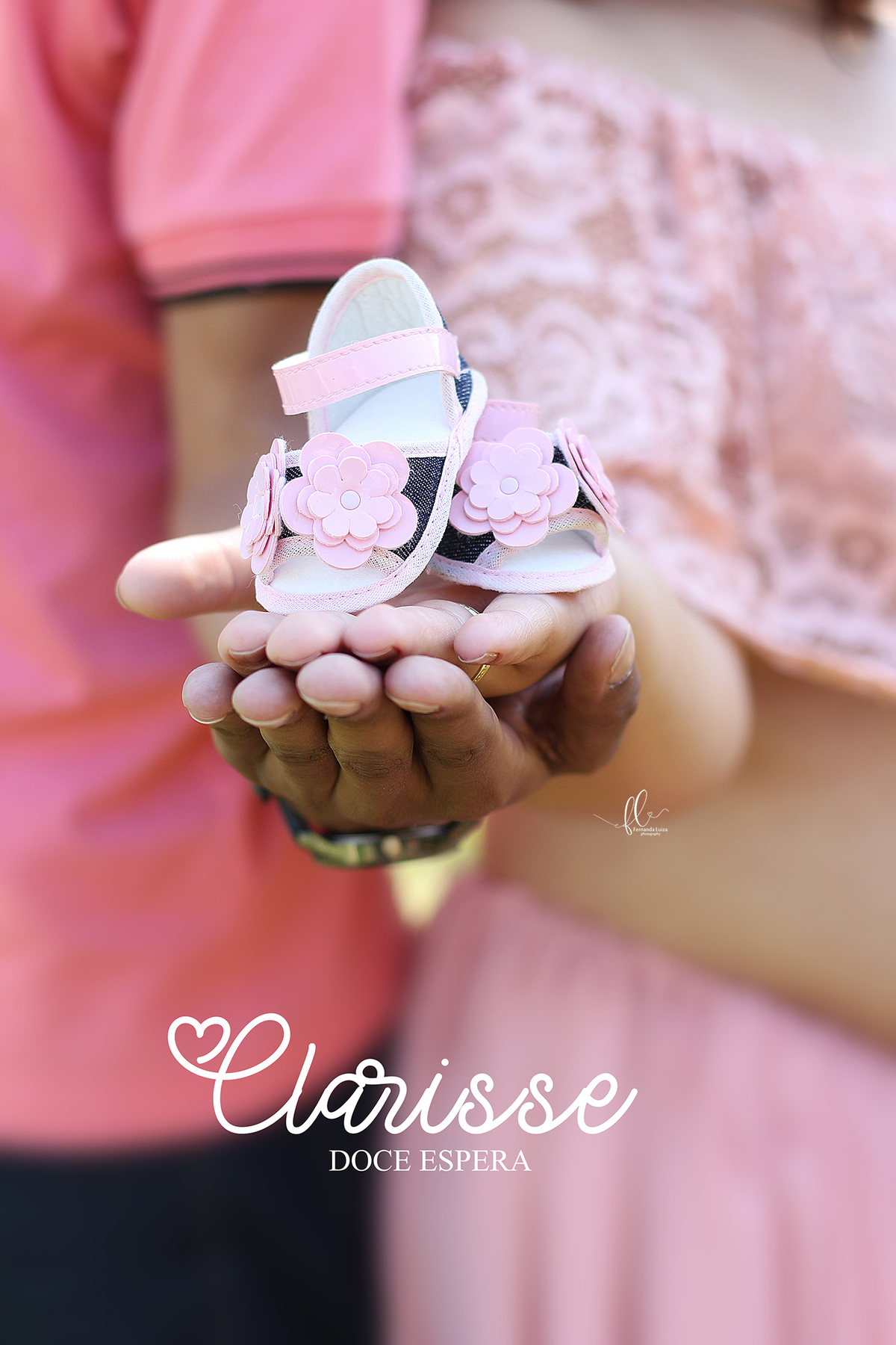 gestante, sapatinho de bebê, ensaio gestante, ensaio fotografico de gravida, fotos de gravida, gravida linda, ideias para ensaio gestante, ideias para gestantes, cha de bebe, recem nascido, mamaes de primeira viagem, fraldas, roupinhas para bebes