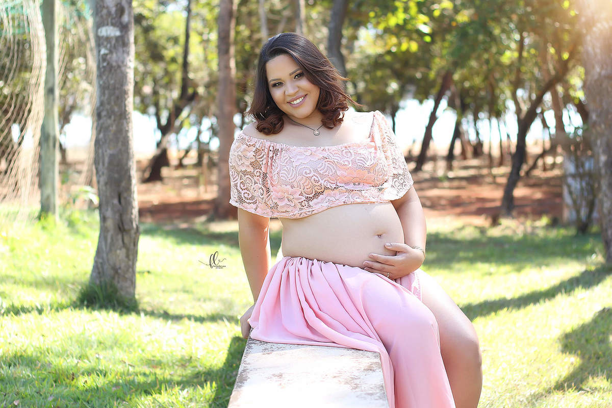 gestante, sapatinho de bebê, ensaio gestante, ensaio fotografico de gravida, fotos de gravida, gravida linda, ideias para ensaio gestante, ideias para gestantes, cha de bebe, recem nascido, mamaes de primeira viagem, fraldas, roupinhas para bebes