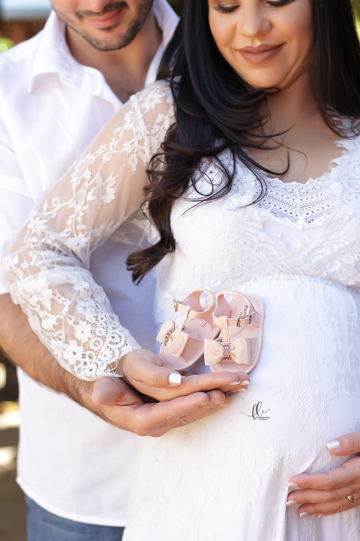 gestante, sapatinho de bebê, ensaio gestante, ensaio fotografico de gravida, fotos de gravida, gravida linda, ideias para ensaio gestante, ideias para gestantes, cha de bebe, recem nascido, mamaes de primeira viagem, fraldas, roupinhas para bebes