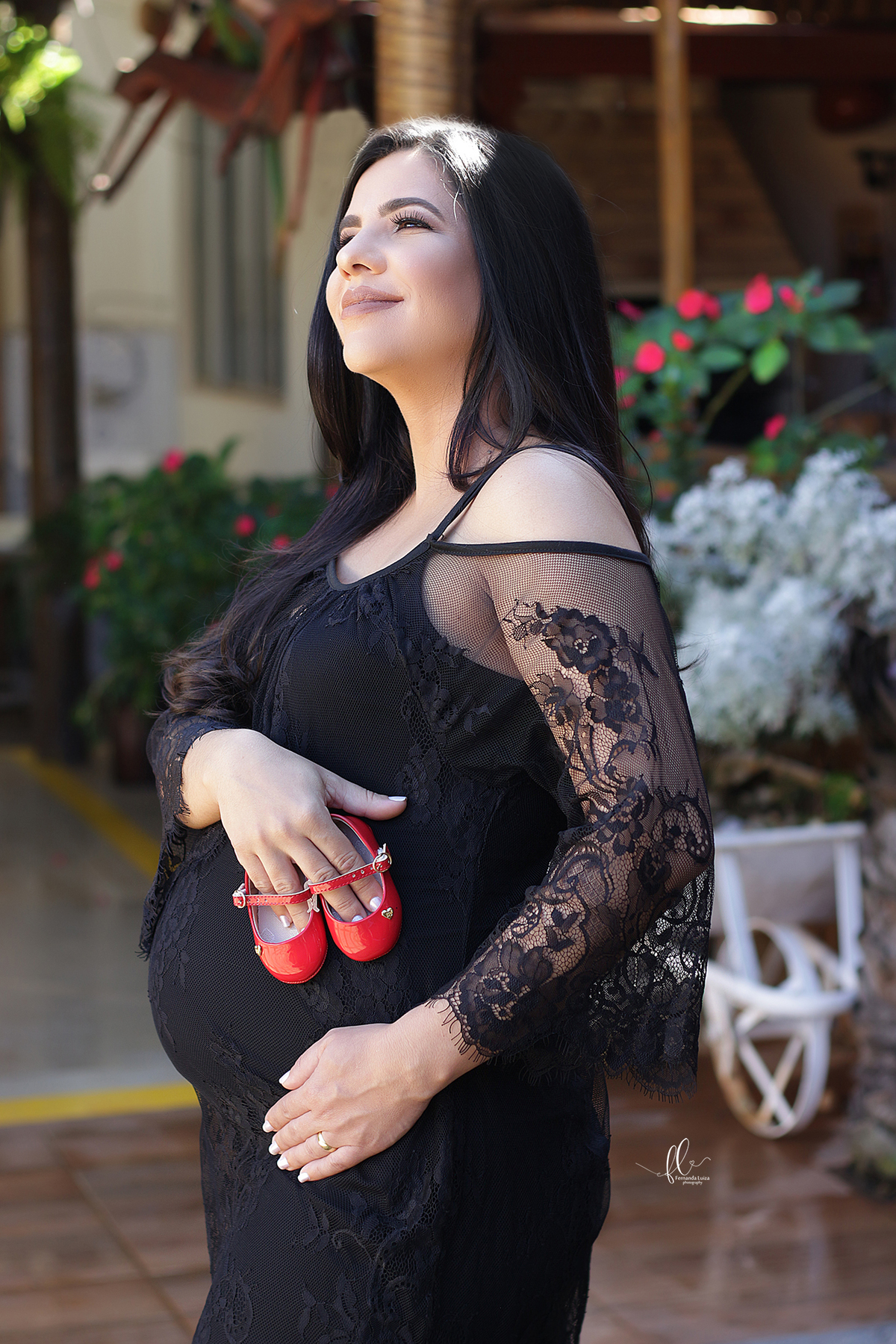 gestante, sapatinho de bebê, ensaio gestante, ensaio fotografico de gravida, fotos de gravida, gravida linda, ideias para ensaio gestante, ideias para gestantes, cha de bebe, recem nascido, mamaes de primeira viagem, fraldas, roupinhas para bebes