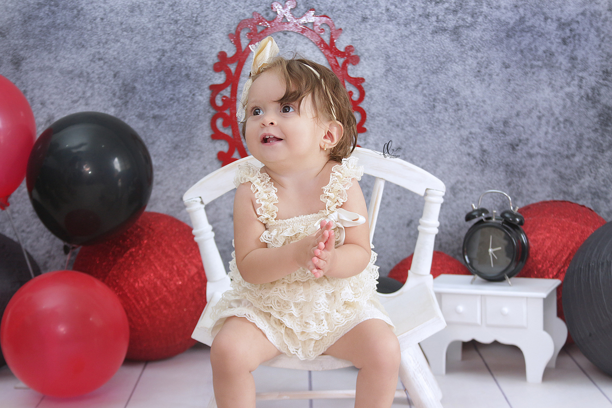 smash, smash the cake, ideias minnie vermelha, sessão do bolinho, cake smash, smash the cake tema minnie, smash the cake cenário da minnie, minnie, disney, bolo da minnie vermelha,smash the cake para menina,sessão de um ano no tema minnie, mickey,