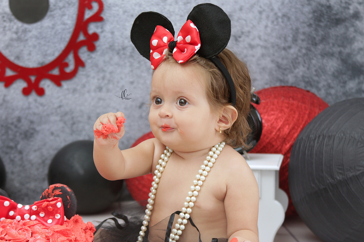 smash, smash the cake, ideias minnie vermelha, sessão do bolinho, cake smash, smash the cake tema minnie, smash the cake cenário da minnie, minnie, disney, bolo da minnie vermelha,smash the cake para menina,sessão de um ano no tema minnie, mickey,