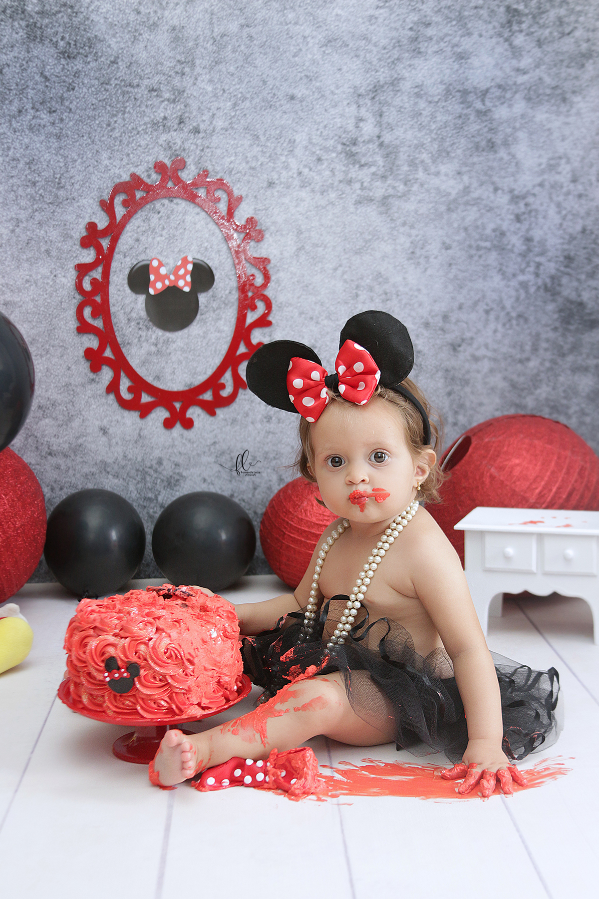 smash, smash the cake, ideias minnie vermelha, sessão do bolinho, cake smash, smash the cake tema minnie, smash the cake cenário da minnie, minnie, disney, bolo da minnie vermelha,smash the cake para menina,sessão de um ano no tema minnie, mickey,