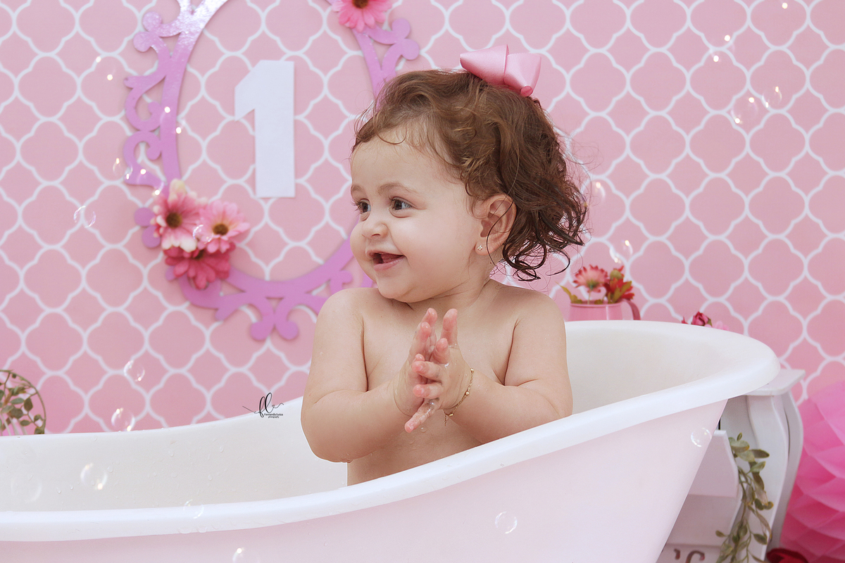 smash the cake rosa, ideias jardim encantado, sessão do bolinho, cake smash, smash the cake tema jardim encantado, smash the cake cenário jardim, jardim encantado,bolo jardim encantado,smash the cake para menina,smash the cake flores, flores,,borboleta