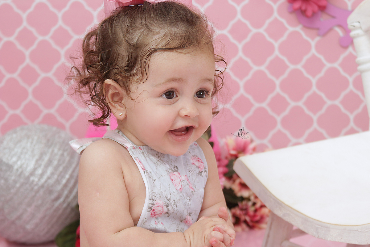 smash the cake rosa, ideias jardim encantado, sessão do bolinho, cake smash, smash the cake tema jardim encantado, smash the cake cenário jardim, jardim encantado,bolo jardim encantado,smash the cake para menina,smash the cake flores, flores,,borboleta