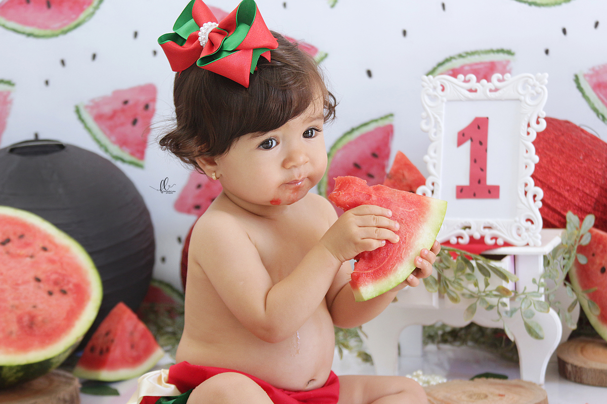 smash the fruit,ideias de sessão com melancia,cake smash,smash the fruit tema melancia,smash the fruit cenário de melancia, melancia, sessão melancia, bolo da magali,smash the fruit para menina,sessão de um ano no tema turma da mônica , magali, melancia
