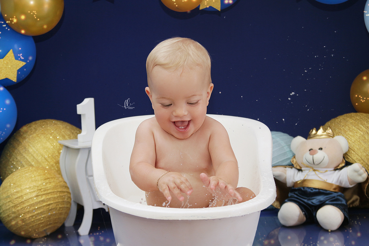 smash ursinho princip,smash the cake,sessão smash the cake, cake smash,smash the cake tema ursinho principe,smash the cake cenário ursinho principe,ursinho,ursinho principe,smash the cake para menino,sessão de um ano no tema ursinho, realeza, principe,