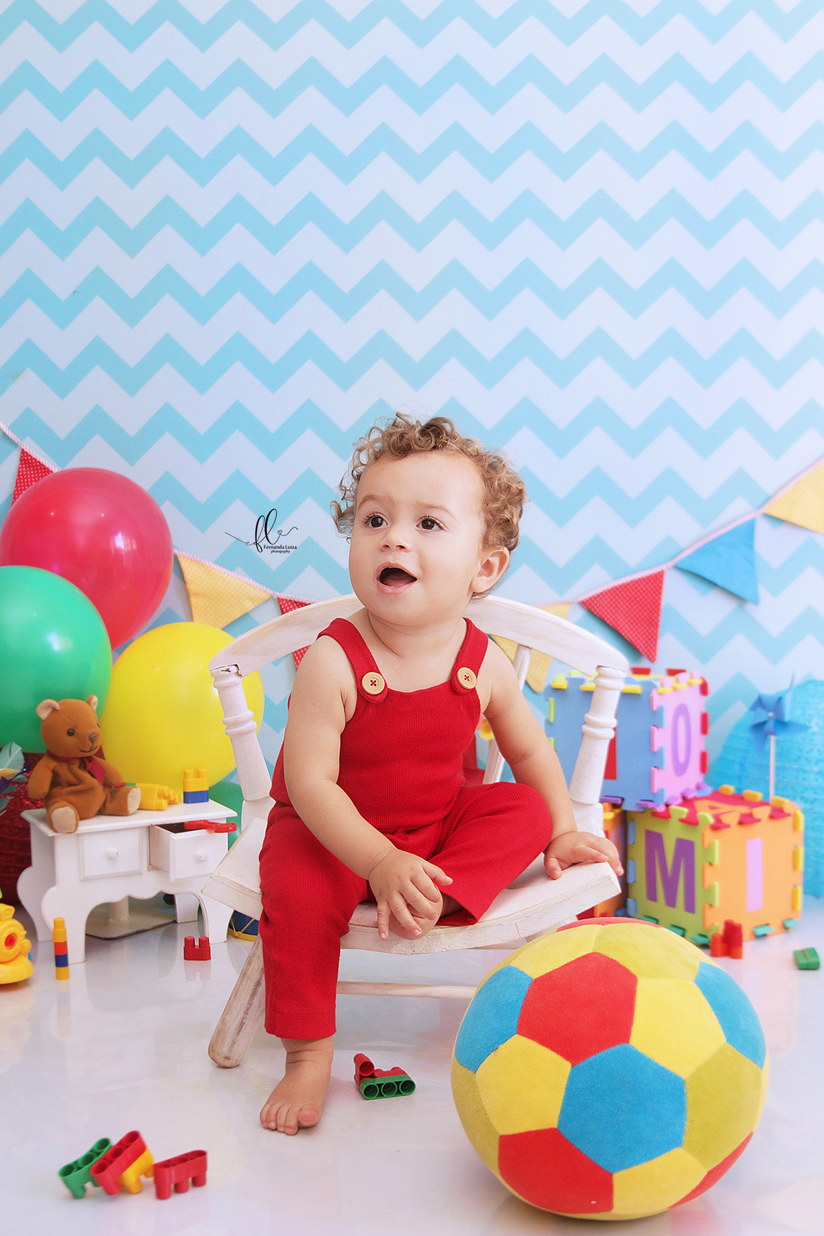 smash tema brinquedos,smash the cake,sessão smash the cake, cake smash,smash the cake brinquedos,smash the cake cenário brinquedos antigos,brinquedos,tema brinquedos,smash the cake para menino,sessão de um ano no tema brinquedos, brincadeira