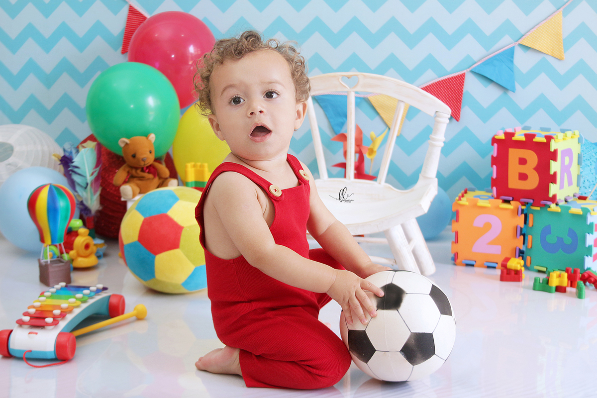 smash tema brinquedos,smash the cake,sessão smash the cake, cake smash,smash the cake brinquedos,smash the cake cenário brinquedos antigos,brinquedos,tema brinquedos,smash the cake para menino,sessão de um ano no tema brinquedos, brincadeira